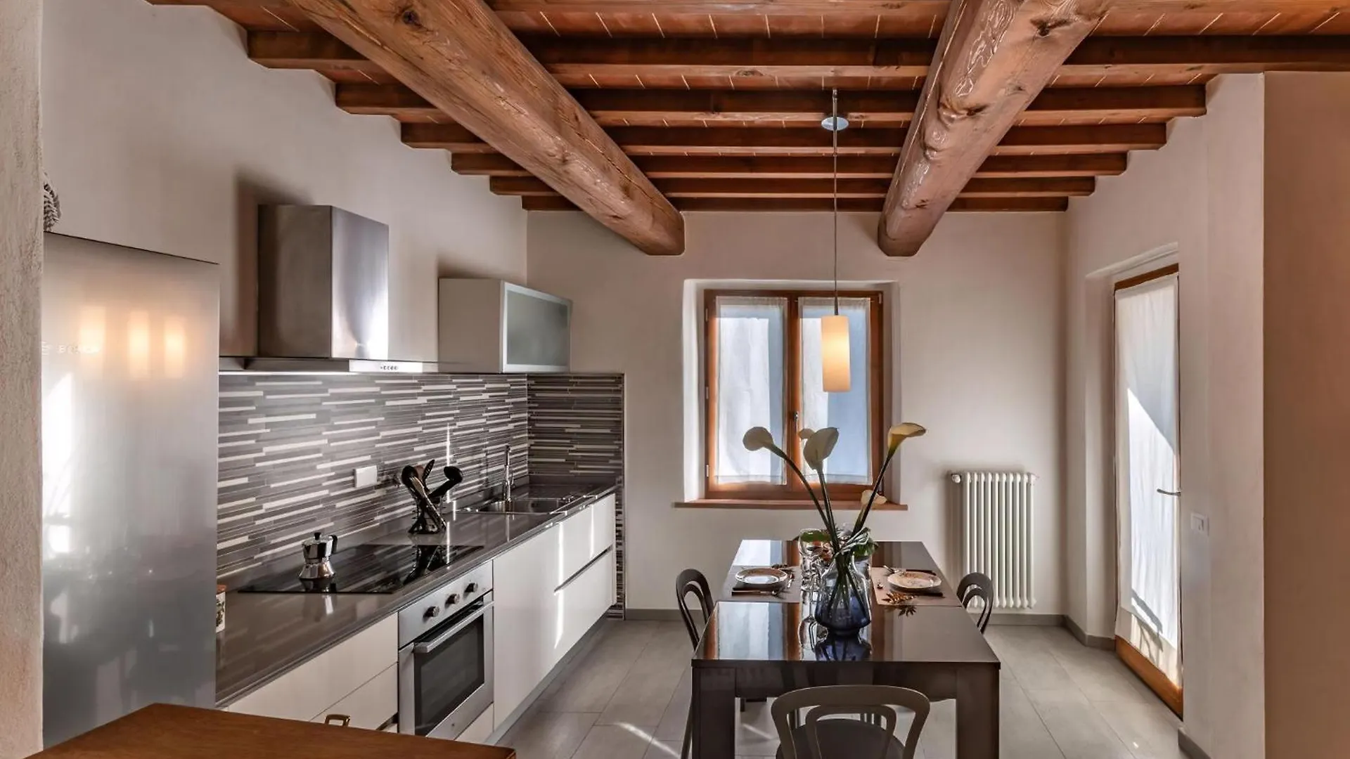 Apartment Modernes Haus Mit Garten Und Privatem Parkplatz Sant'Ilario  Italy