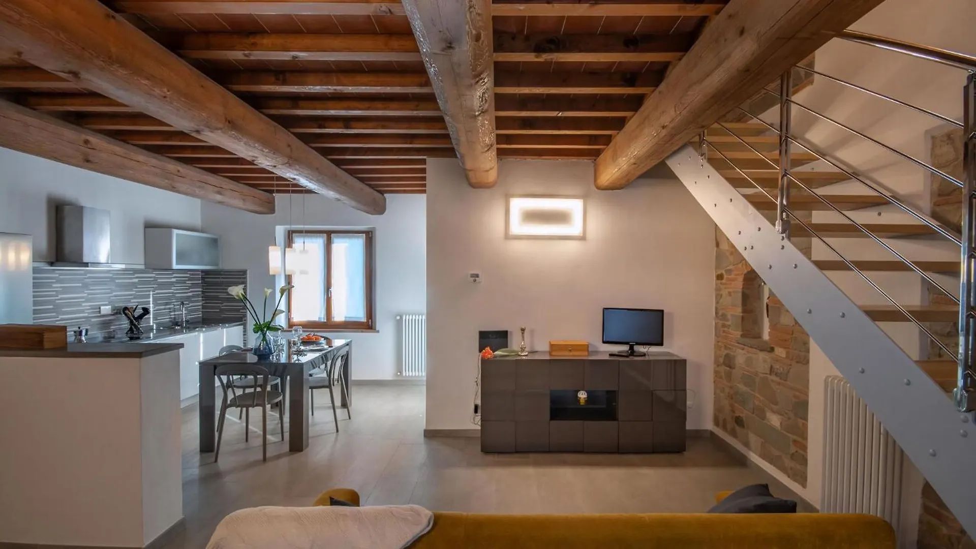 Apartment Modernes Haus Mit Garten Und Privatem Parkplatz Sant'Ilario  Italy